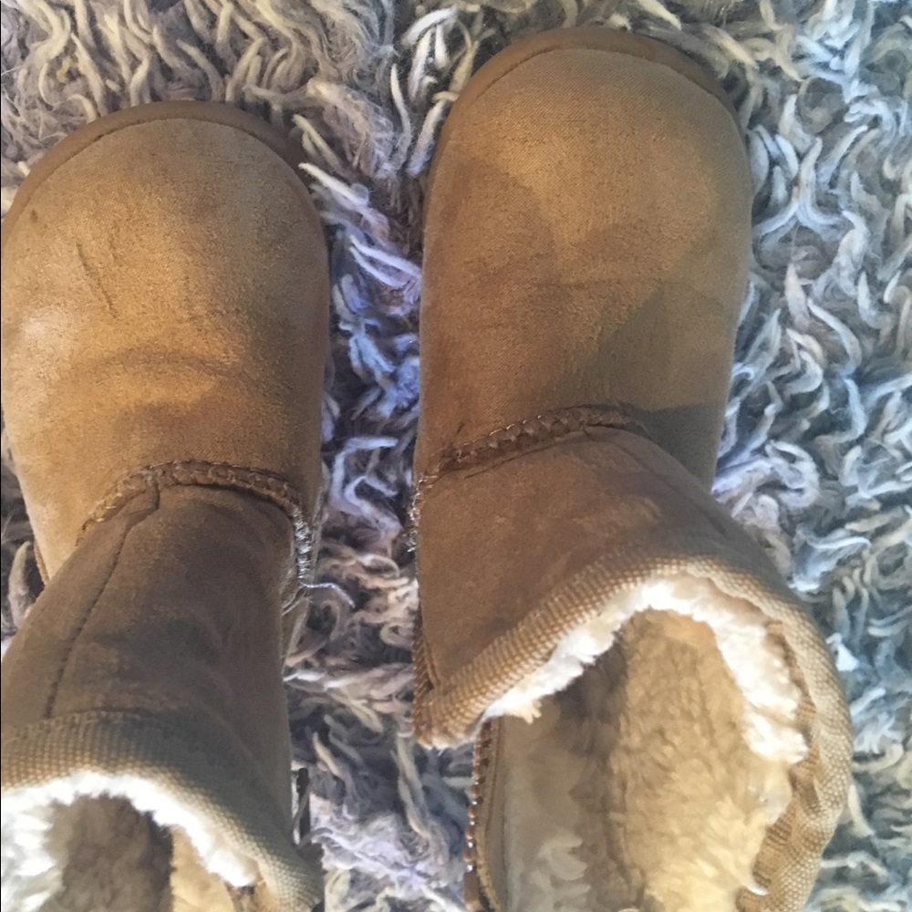 Girls boots